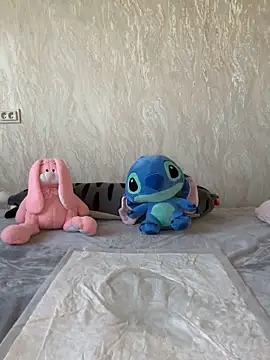 Snapshot of Love__Mom chatting on 11.03.25 Love Mom online show from 11.03.25