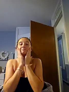 Snapshot of SashaBabyxx chatting on 11.25.25 SashaBabyxx online show from 11.25.25