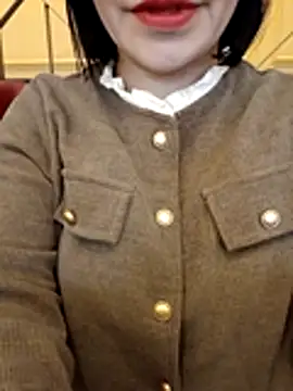 Snapshot of Mina-02 chatting on 11.12.25 Mina-02 online show from 11.12.25