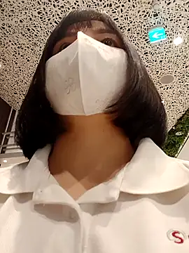 Snapshot of Mina-02 chatting on 11.26.25 Mina-02 online show from 11.26.25