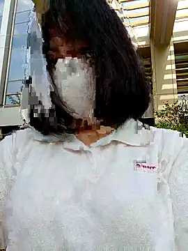 Snapshot of Mina-02 chatting on 12.21.25 Mina-02 online show from 12.21.25