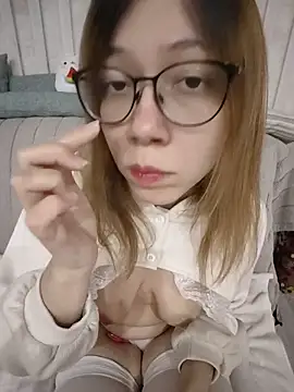 Snapshot of PeachyMaolin chatting on 04.18.26 PeachyMaolin online show from 04.18.26
