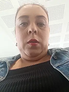 Snapshot of danna_paris28 chatting on 10.22.25 danna paris28 online show from 10.22.25