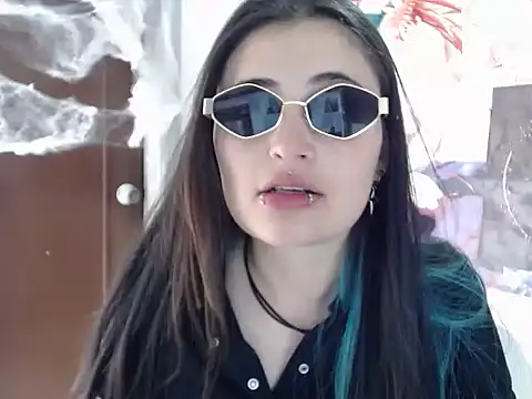 KittenMiss  online show from 10.19.25