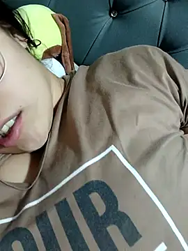 Thais jhadav online show from 10.23.25