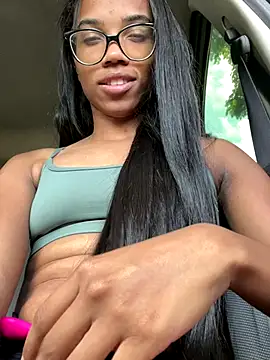 raphaelasoares online show from 12.04.25