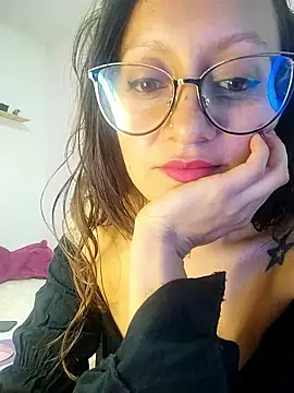 Snapshot of Pinkvixen69 chatting on 01.13.26 Pinkvixen69 online show from 01.13.26