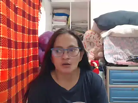 Kinkybela2025 online show from 11.27.25