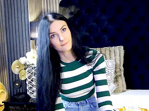 Snapshot of KendraNoir chatting on 12.03.25 KendraNoir online show from 12.03.25