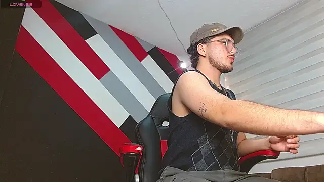 Snapshot of Zac_Golden chatting on 06.16.26 Zac Golden online show from 06.16.26