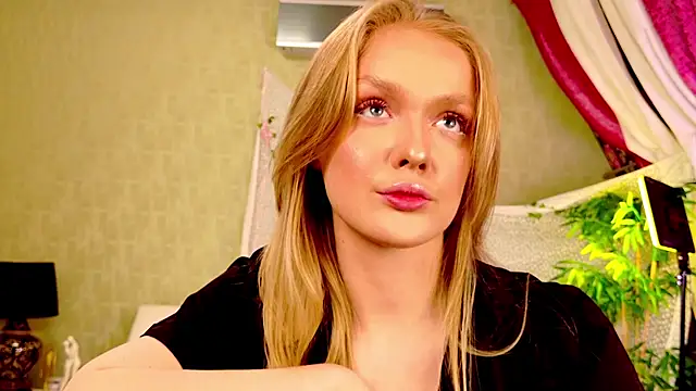 Slay Blonde online show from 10.22.25