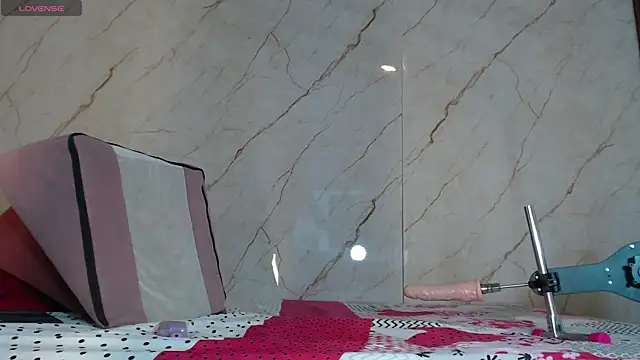 Snapshot of LucianaaMorena chatting on 10.24.25 LucianaaMorena online show from 10.24.25