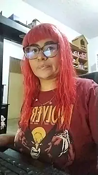 Snapshot of roxy_riot chatting on 10.28.25 roxy riot online show from 10.28.25