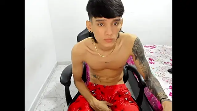 Stiwar cute online show from 10.21.25