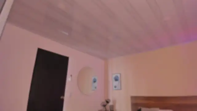 YariRose online show from 12.17.25