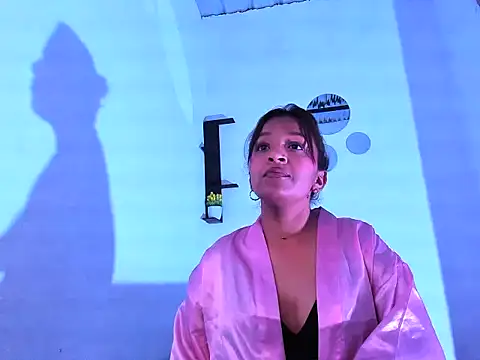 Snapshot of spicy_girl19 chatting on 11.05.25 spicy girl19 online show from 11.05.25