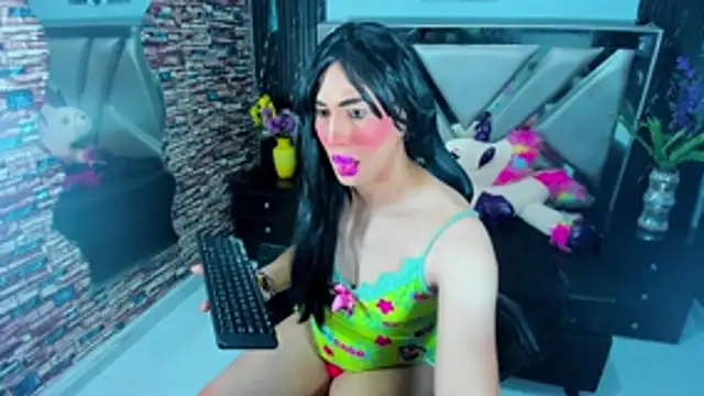 Snapshot of Jennfer_Winson chatting on 11.19.25 Jennfer Winson online show from 11.19.25