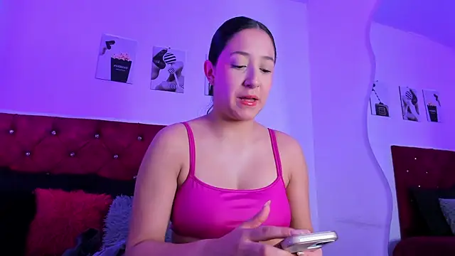 Snapshot of kittymonroe1 chatting on 06.03.26 kittymonroe1 online show from 06.03.26