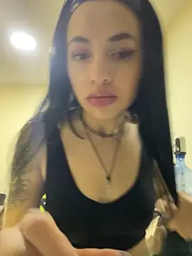 Snapshot of Chuchii05 chatting on 11.26.25 Chuchii05 online show from 11.26.25