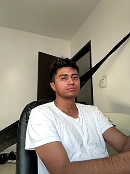 Snapshot of VERGALARGA120 chatting on 12.14.25 VERGALARGA120 online show from 12.14.25