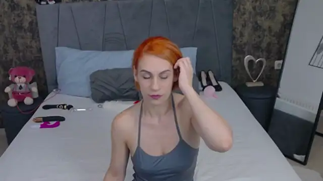 Snapshot of AmberMinxy chatting on 11.22.25 AmberMinxy online show from 11.22.25