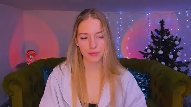 sassy cutie online show from 12.17.25