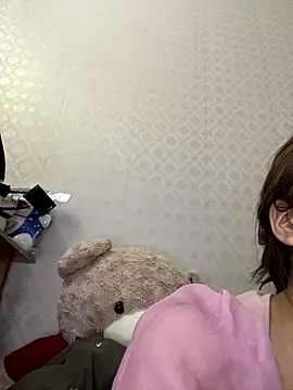 Snapshot of kitty-20x chatting on 12.15.25 kitty-20x online show from 12.15.25