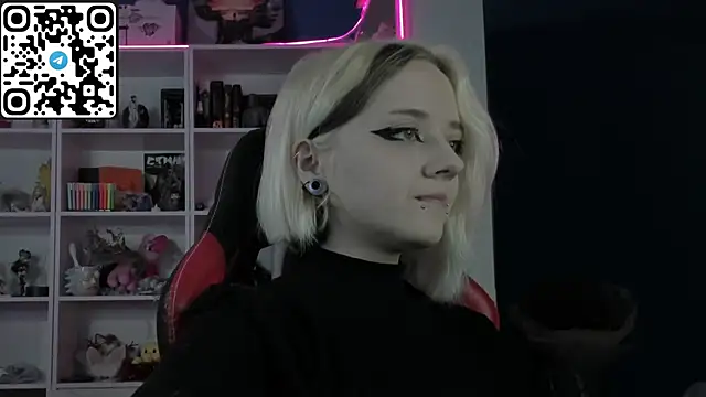 Holy Mistress S online show from 05.05.26