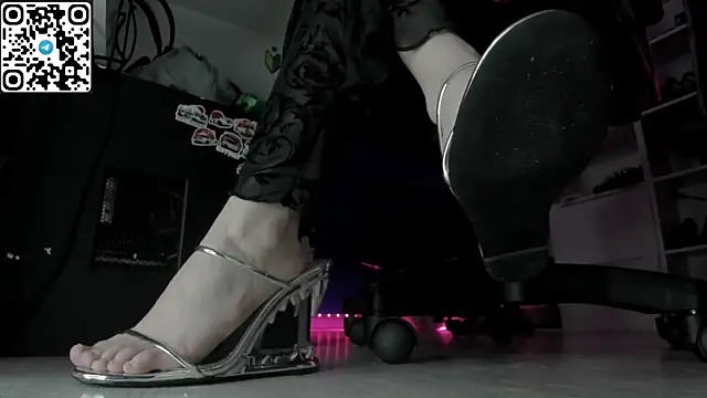 Holy Mistress S online show from 06.17.26