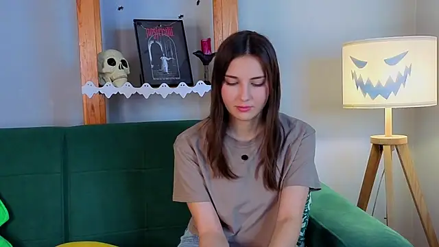 KateCahee online show from 10.30.25