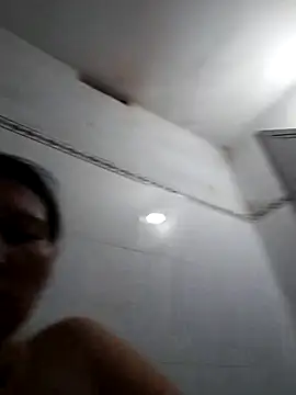 Snapshot of Lily_Queen18 chatting on 10.25.25 Lily Queen18 online show from 10.25.25