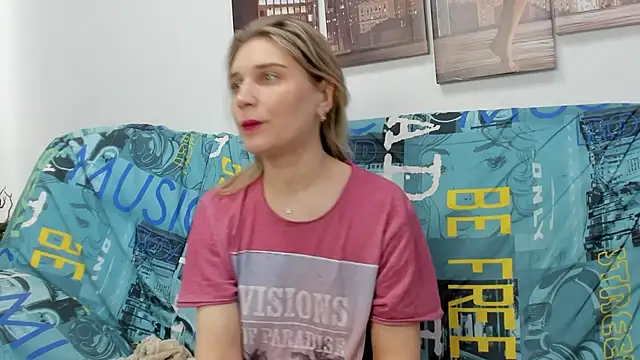 Snapshot of Tenderly_Sophie chatting on 02.19.26 Tenderly Sophie online show from 02.19.26