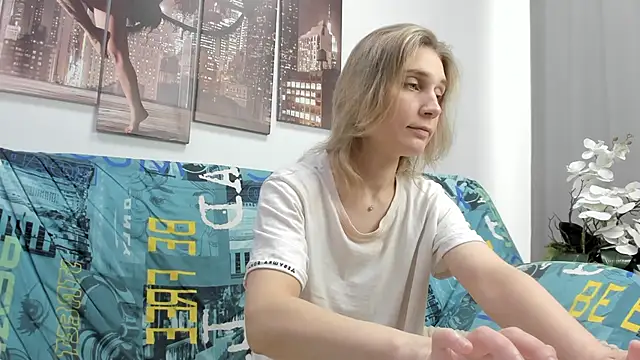 Snapshot of Tenderly_Sophie chatting on 03.15.26 Tenderly Sophie online show from 03.15.26