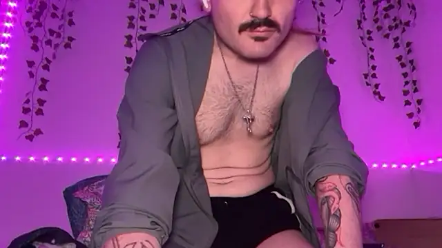 Snapshot of Gander_At_Xander chatting on 10.21.25 Gander At Xander online show from 10.21.25