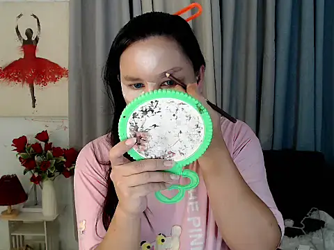 Snapshot of KeraMitenaa chatting on 11.13.25 KeraMitenaa online show from 11.13.25