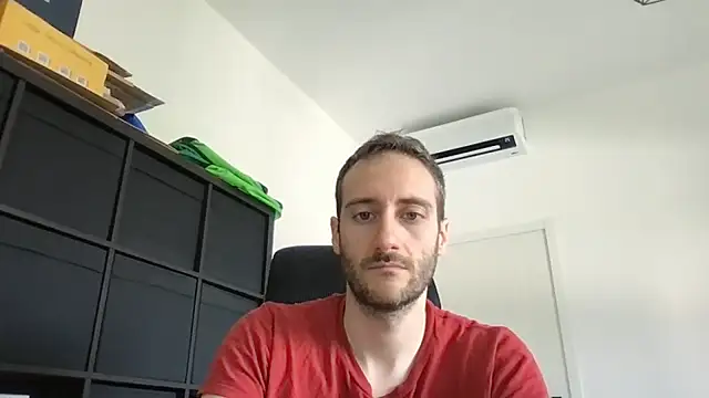 Snapshot of LukaShyGuy chatting on 05.30.26 LukaShyGuy online show from 05.30.26