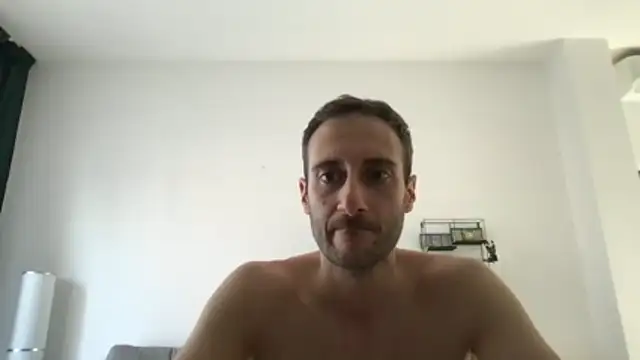 Snapshot of LukaShyGuy chatting on 06.01.26 LukaShyGuy online show from 06.01.26
