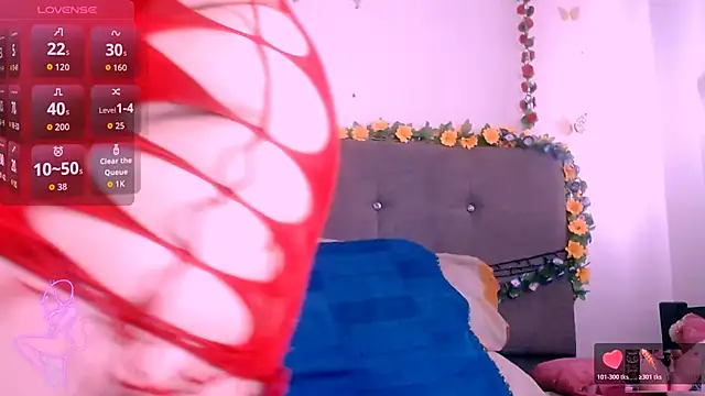 Snapshot of Soraya_hott chatting on 11.04.25 Soraya hott online show from 11.04.25