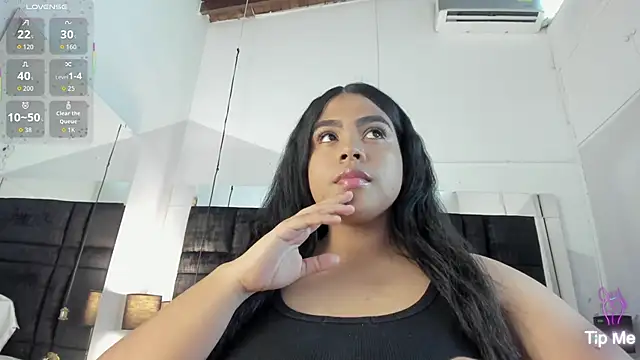 Snapshot of EmmadaSilva chatting on 01.09.26 EmmadaSilva online show from 01.09.26