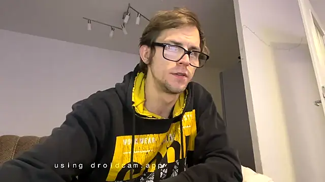 Snapshot of StephPra94 chatting on 10.29.25 StephPra94 online show from 10.29.25