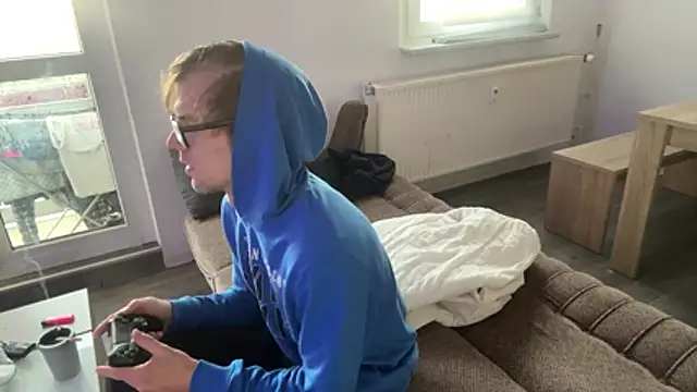 Snapshot of StephPra94 chatting on 11.08.25 StephPra94 online show from 11.08.25