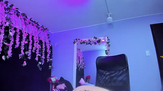 Gabyy Cooper  online show from 11.29.25