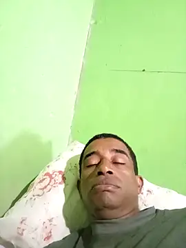 Snapshot of juniordotado87 chatting on 12.17.25 juniordotado87 online show from 12.17.25