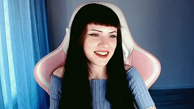 Snapshot of astra_rift chatting on 05.17.26 astra rift online show from 05.17.26