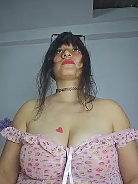 Snapshot of Kitty_Kalifa chatting on 06.14.26 Kitty Kalifa online show from 06.14.26