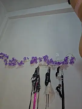 Snapshot of Kitty_Kalifa chatting on 06.17.26 Kitty Kalifa online show from 06.17.26