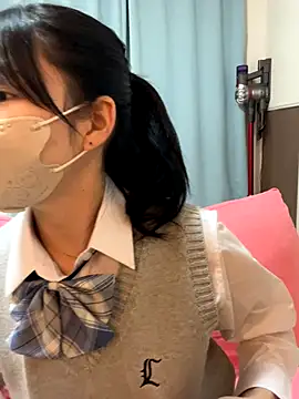 Snapshot of school_ch chatting on 12.05.25 school ch online show from 12.05.25