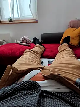 Snapshot of Bdjjdjjx chatting on 10.29.25 Bdjjdjjx online show from 10.29.25