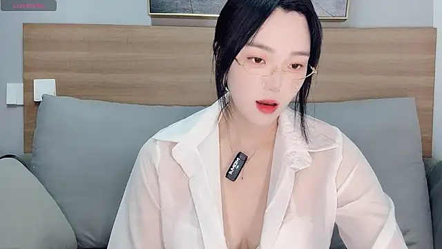 Snapshot of upoo7lt chatting on 11.29.25 upoo7lt online show from 11.29.25