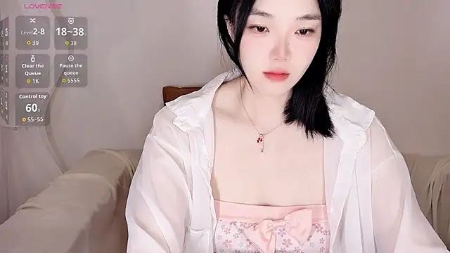 Snapshot of upoo7lt chatting on 03.18.26 upoo7lt online show from 03.18.26